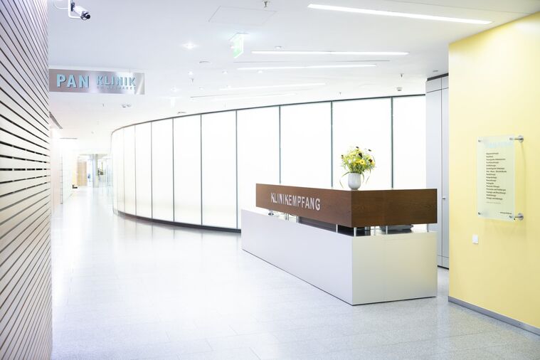 Klinikempfang 3. Etage – PAN Klinik Klinikempfang 3. Etage in der PAN Klinik