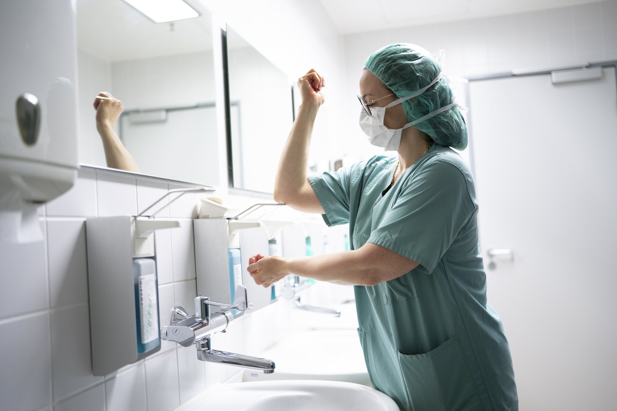 Hygiene – PAN Klinik Hygienische Vorbereitung vor einer Operation in der PAN Klinik